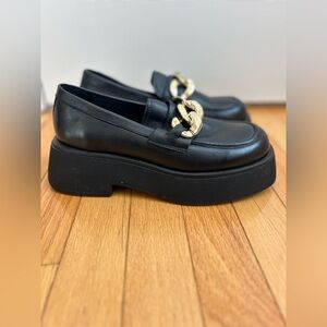 Steve Madden 
Markita black chunky loafers with gold chain 
Size 7.5